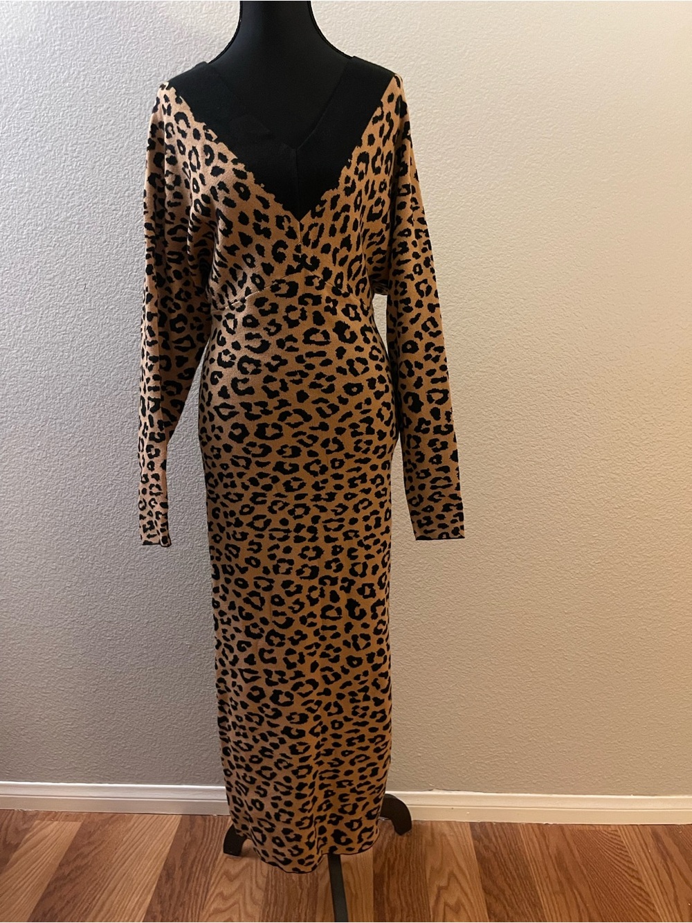 Leopard Print V‑Neck Maxi Dress - Tan/Black